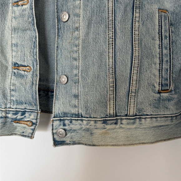 Levi's Women's Original Trucker Jean Jacket - Picture 4 of 4